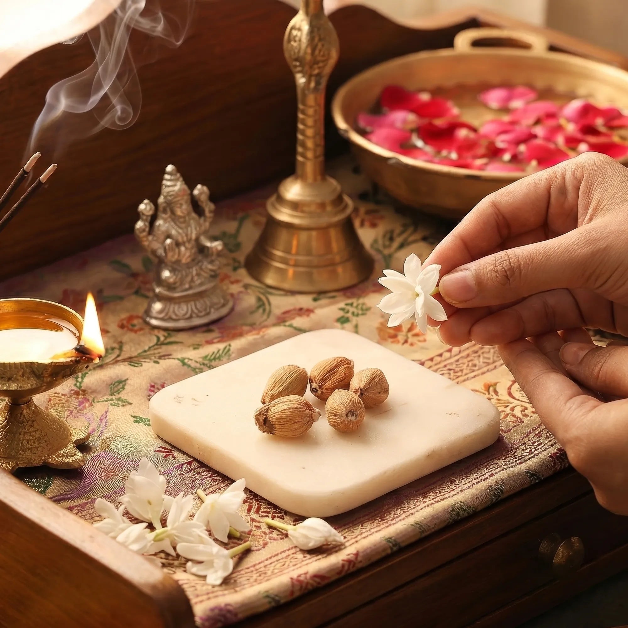 Laghu Nariyal (11 Pcs) – Symbol of Purity & Prosperity