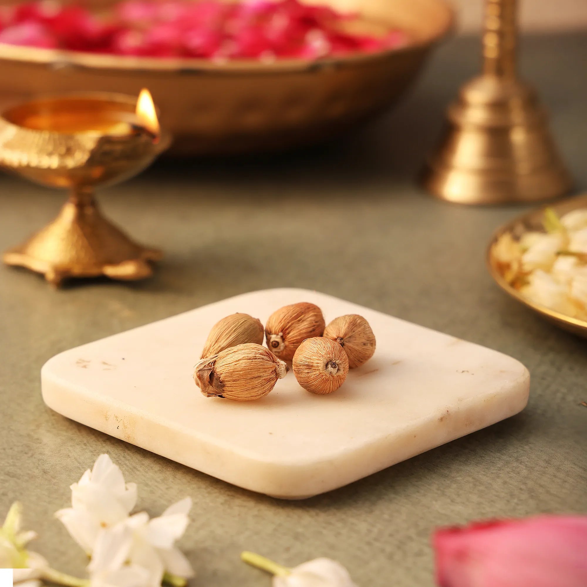 Laghu Nariyal (11 Pcs) – Symbol of Purity & Prosperity