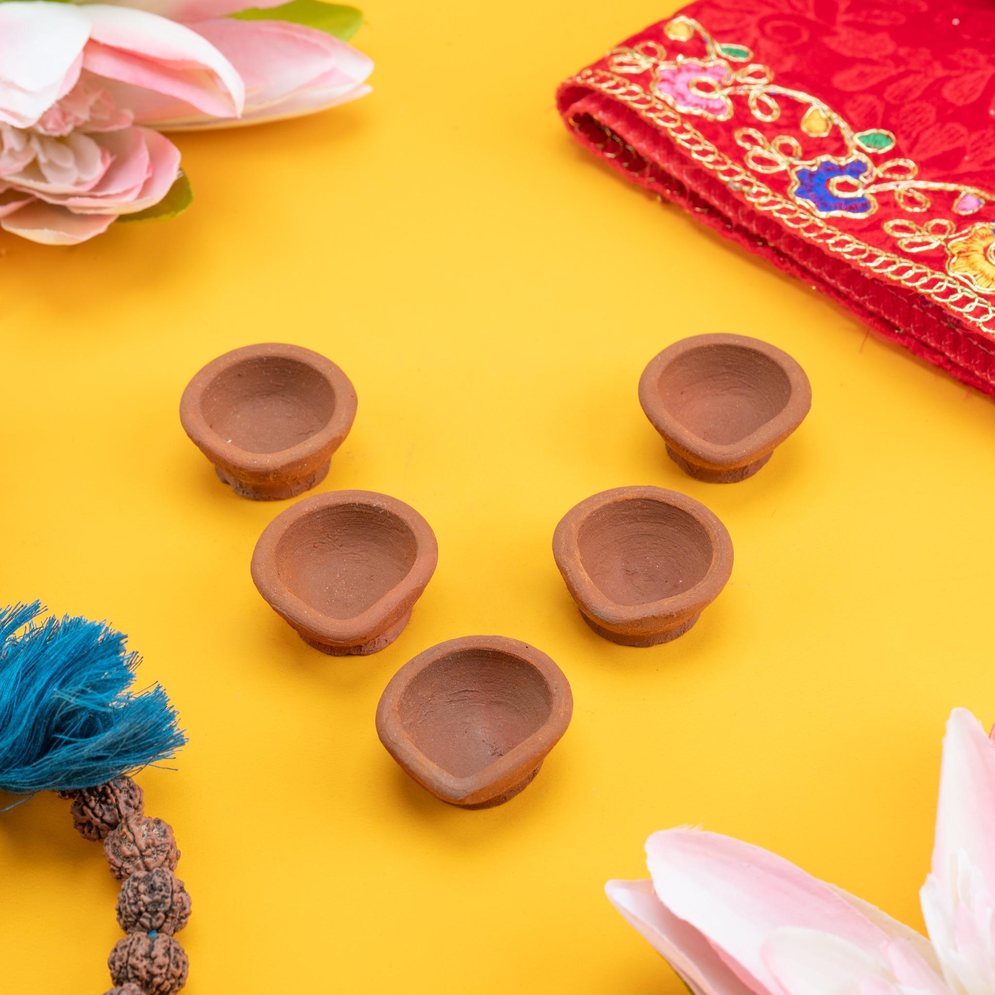 Set of 5 Clay Diyas